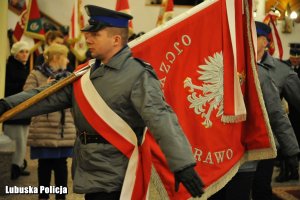 Policjanci z pocztem sztandarowym Lubuskiej Policji