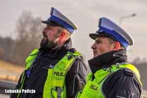 policjanci na drodze