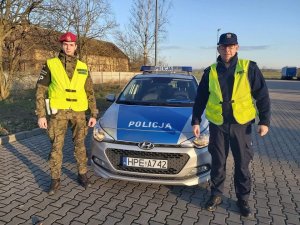 Wspólna służba funkcjonariusza Policji z funkcjonariuszem Żandarmerii Wojskowej w okresie ferii zimowych.