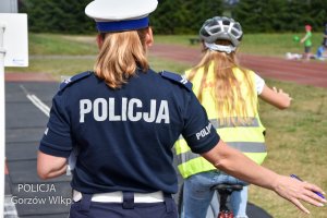 policjantka i rowerzystka