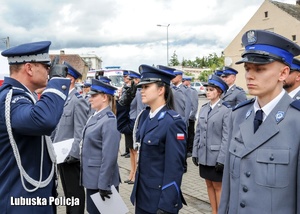 Wręczenie awansów policjantom podczas obchodów Święta Policji.