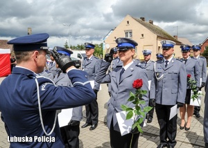 Wręczenie awansów policjantom podczas obchodów Święta Policji.