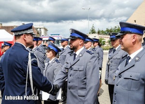 Wręczenie awansów policjantom podczas obchodów Święta Policji.