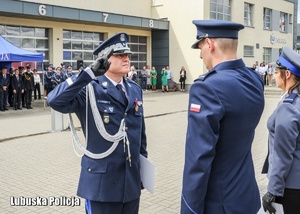 Wręczenie awansów policjantom podczas obchodów Święta Policji.