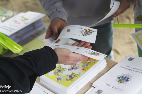 Policjanci podczas otwarcia wystawy historycznej