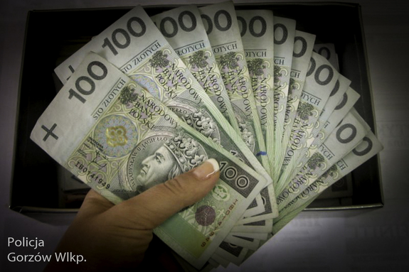 Straty mogły być ogromne. Zareagowali pracownicy banku