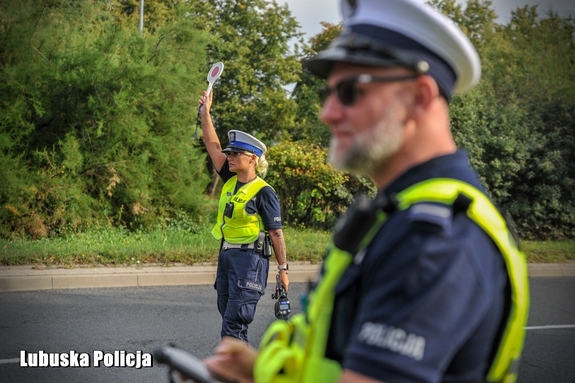 Duże zaangażowanie policjantów w ostatni weekend wakacji – wracajmy bezpiecznie do domu!