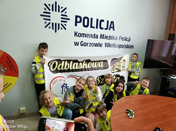 „Odblaskowa szkoła” – wizyta najmłodszych w gorzowskiej komendzie