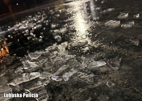 Marznące opady i gołoledź. Apelujemy o zachowanie maksymalnej ostrożności na drodze