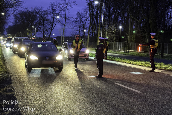 Trzeźwość podstawą bezpiecznej jazdy. Poranne działania policjantów