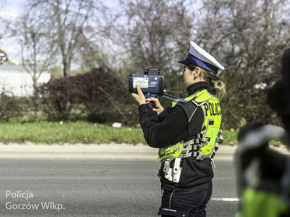 Noga z gazu. Policjanci prowadzą kaskadowe pomiary prędkości